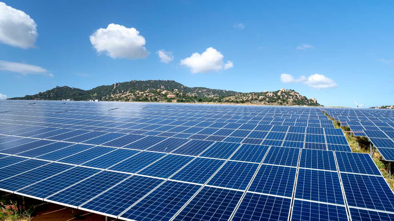 how-does-solar-work-during-cloudy-or-rainy-days