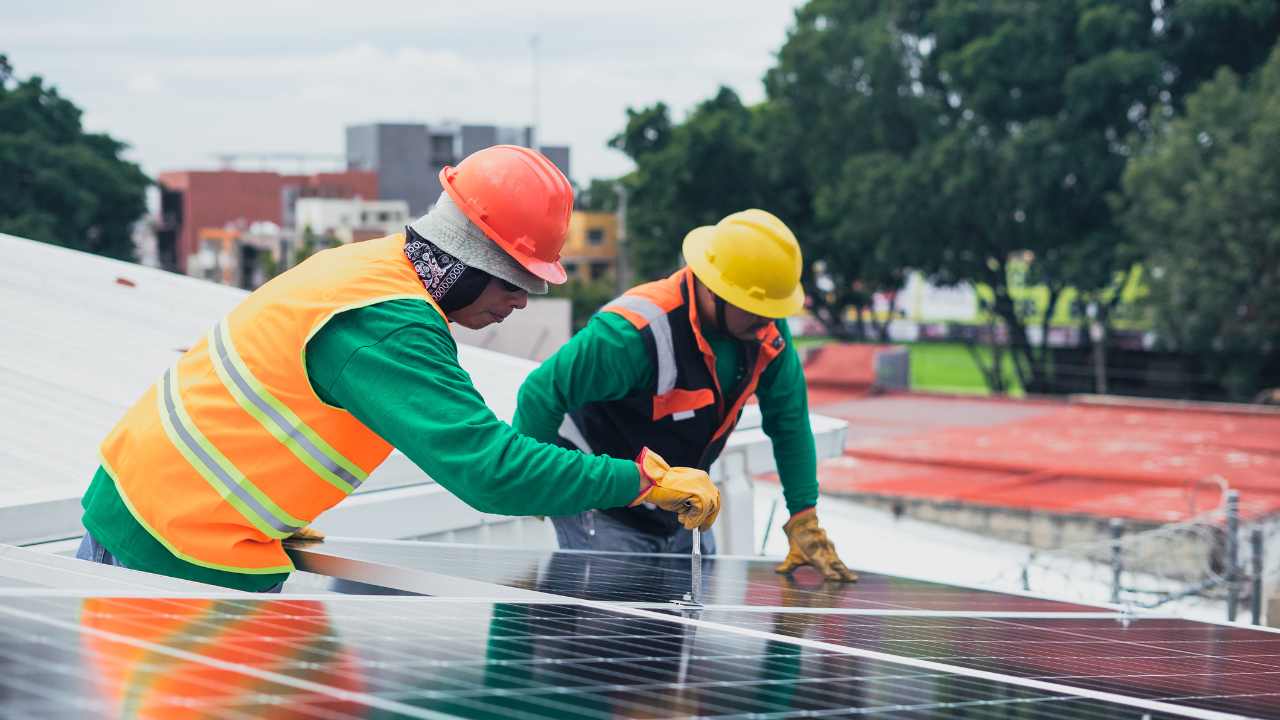 how-to-maintain-solar-for-maximum-efficiency