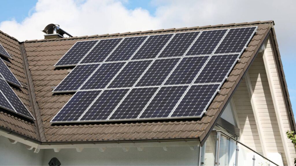 is a 6 bedroom house suitable for solar